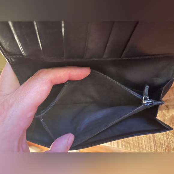 GUCCI Leather Single Fold Long Wallet in Black - Picture 5 of 11